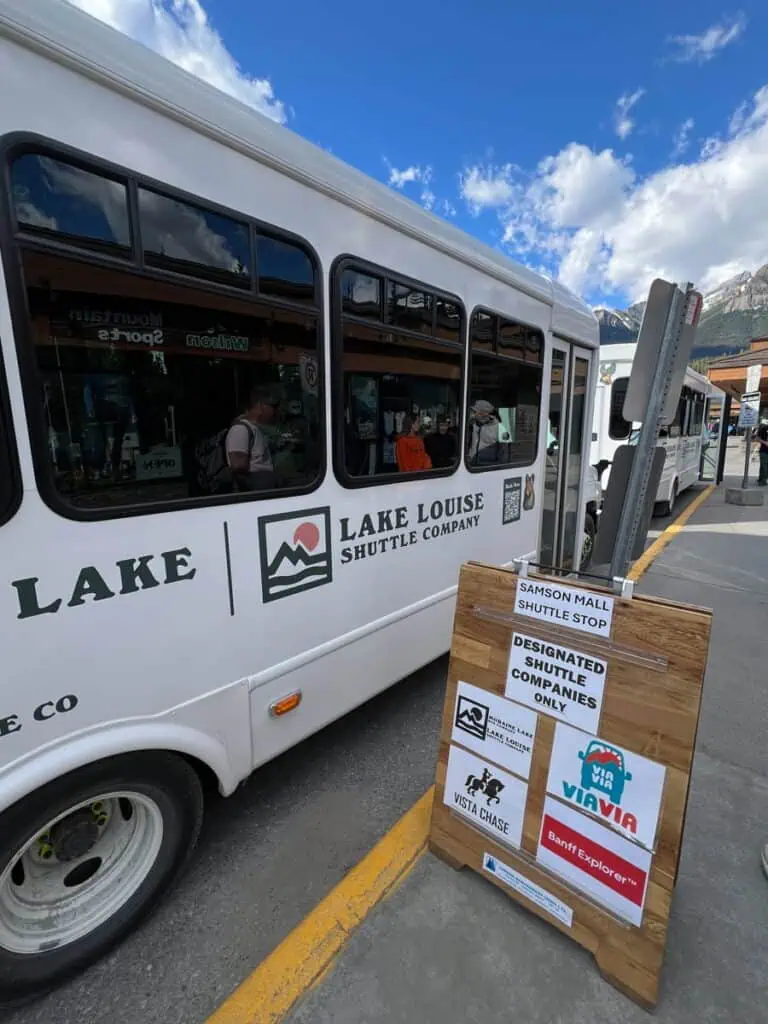 Moraine Lake bus compnay shuttle pick up point