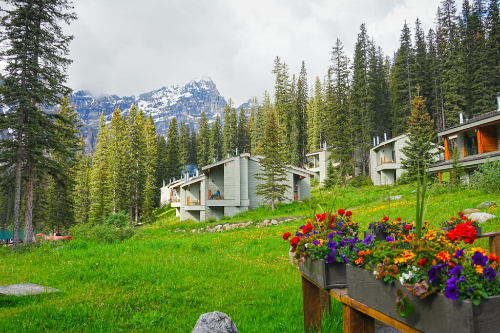 Moraine Lake Lodge Cabins